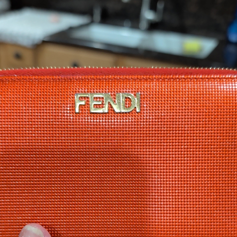 Fendi Vibrant Vintage Red Textured Wallet - Picture 2 of 16